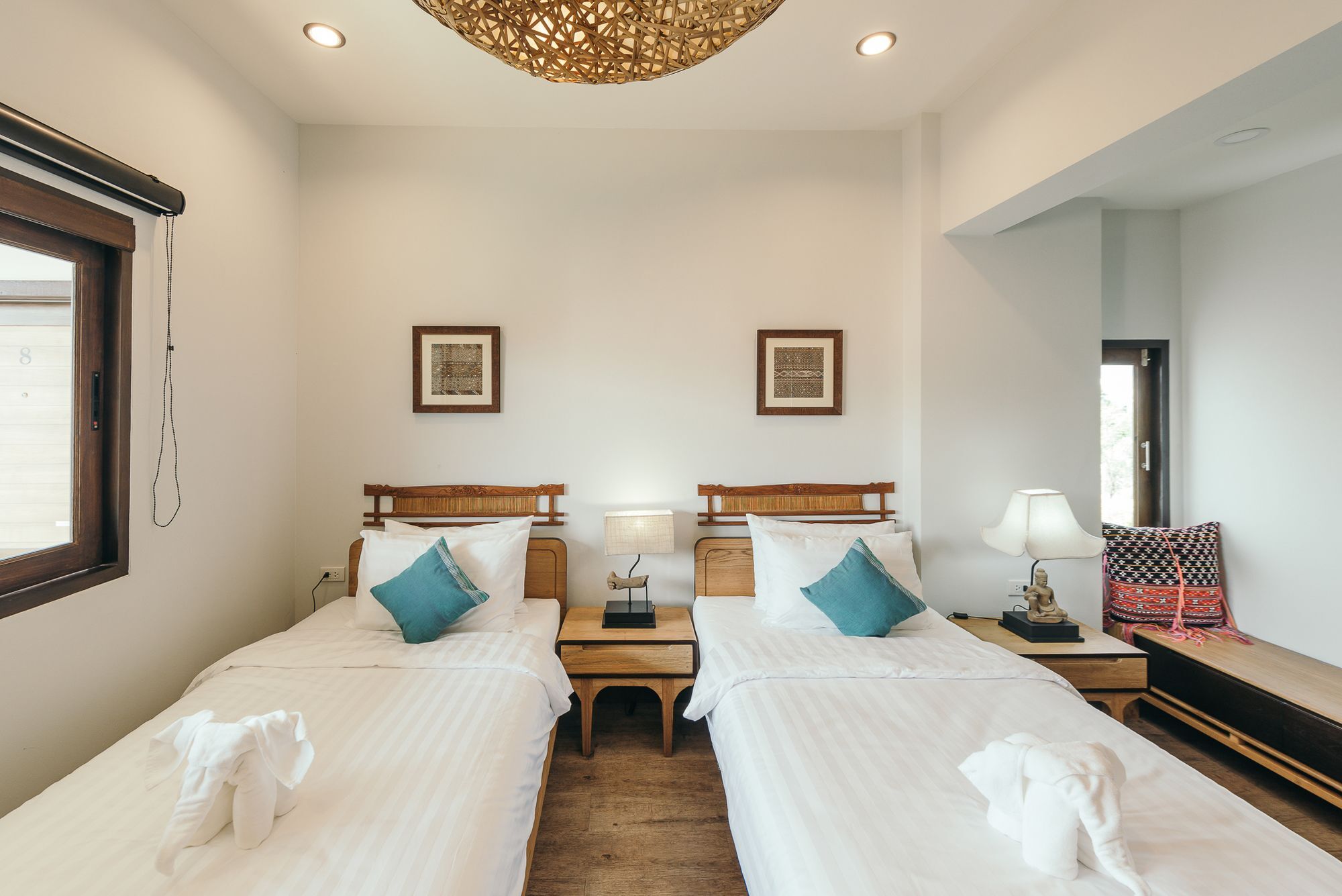 33 Poshtel (Adults Only) Hotel Chiang Mai Bagian luar foto
